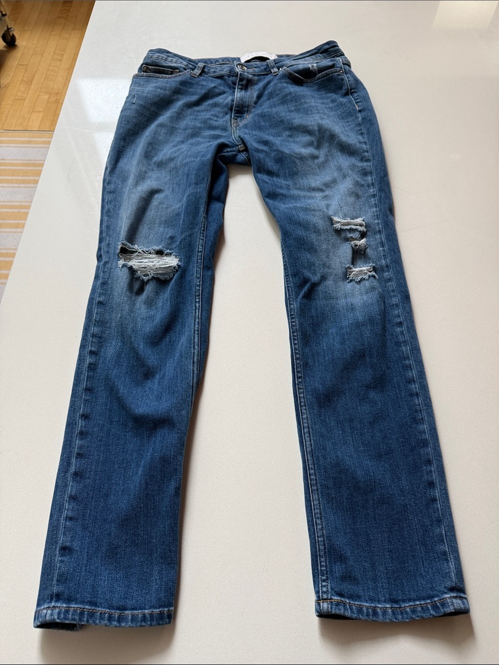 IRO Jeans Garçon Karsen Distressed Cropped Ankle Jeans in Medium Blue, size 28